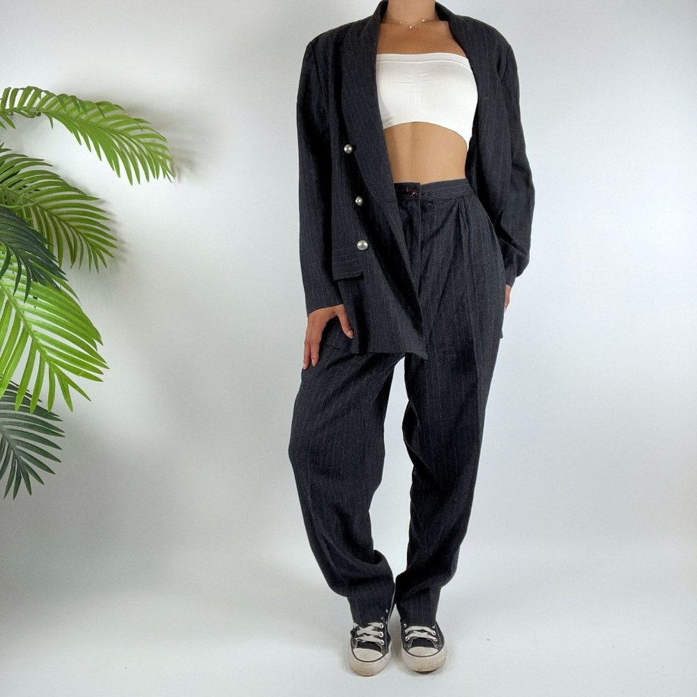 Vintage 90s Grunge Gray Pin Stripe Preppy Oversized 2 Piece Pantsuit / Size: 14 - Picture 5 of 9